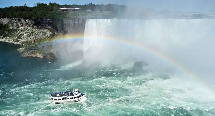 Maid-of-the-Mist-Niagara-Falls.jpg