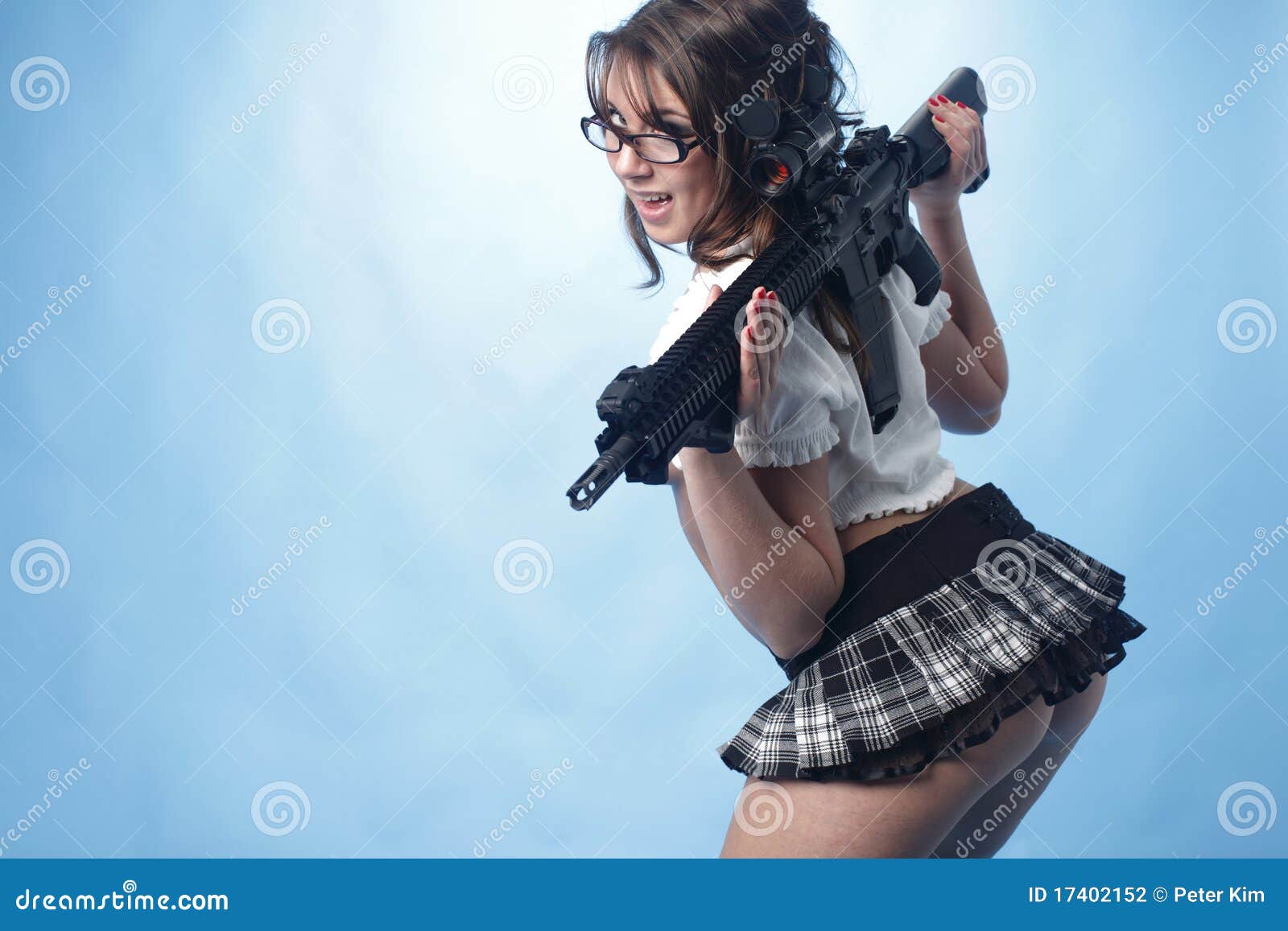 sexy-woman-assault-rifle-17402152.jpg