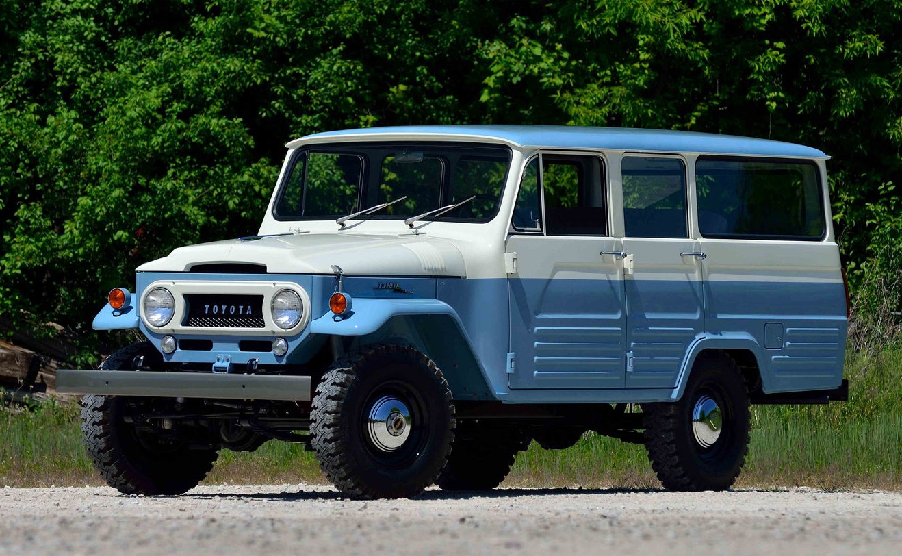 Toyota-Land-Cruiser-FJ45V-20a-mecum.jpg