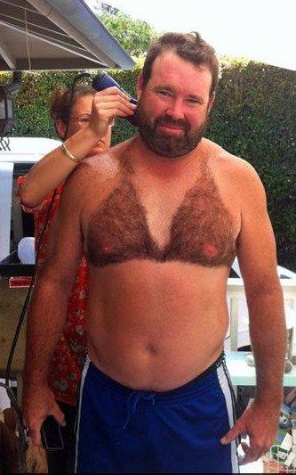 Nothing like a man in a hairy bra! lol | Funny photos, Laughter ...