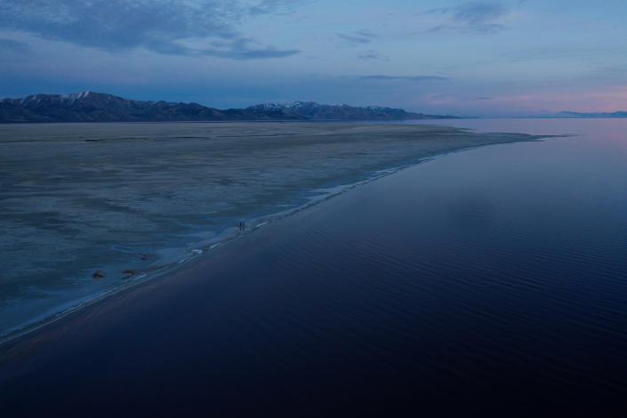 Exposed lake bed in the northern part of the Great Salt Lake in Utah, March 14, 2022. (Bryan Tarnowski/The New York Times)