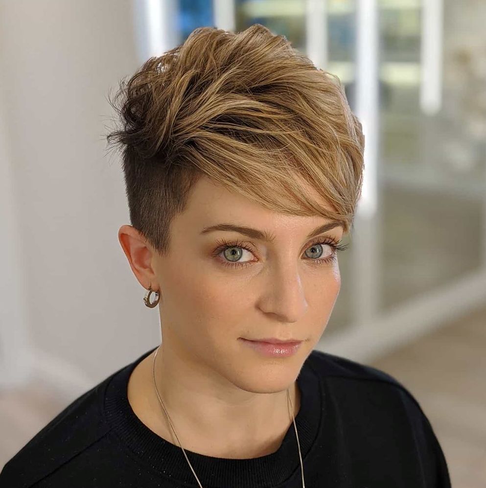 50 NEW Short Hair with Bangs Ideas and Hairstyles for 2021 - Hair Adviser