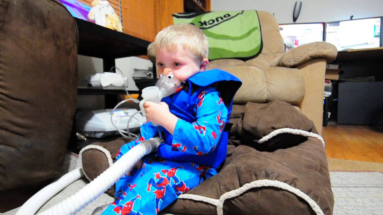 Aden Hall using a Smart Vest and nebuliser. Cystic fibrosis - YouTube