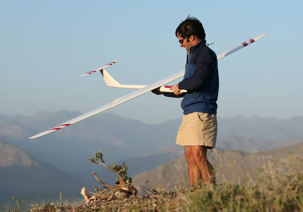 Lisenby is a hopeless dynamic soaring addict, a passionate pilot and expert